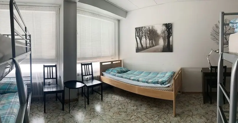 Üç Kişilik Oda, Ortak Banyo