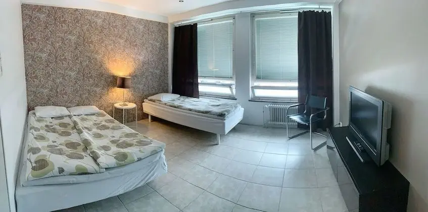 Üç Kişilik Oda, Ortak Banyo