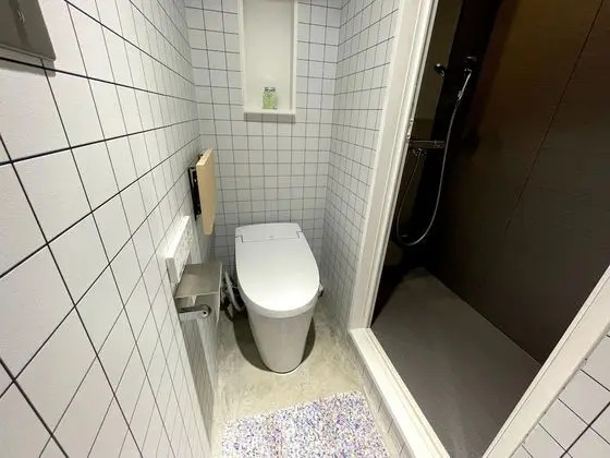 Oda, Sigara İçilmez (Nagisa, Shower Only)