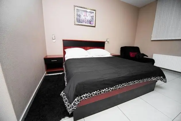 Tek Büyük Yataklı Oda