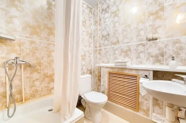 Dört Kişilik Oda, Özel Banyo