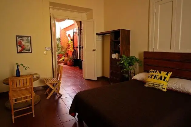 Tek Büyük Yataklı Oda, Ortak Banyo