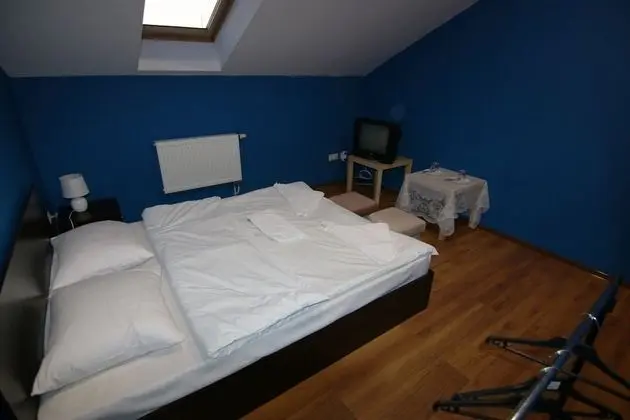 Basic Tek Büyük Yataklı Oda, Ortak Banyo