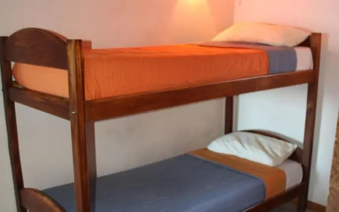 İki Ayrı Yataklı Oda, Ortak Banyo