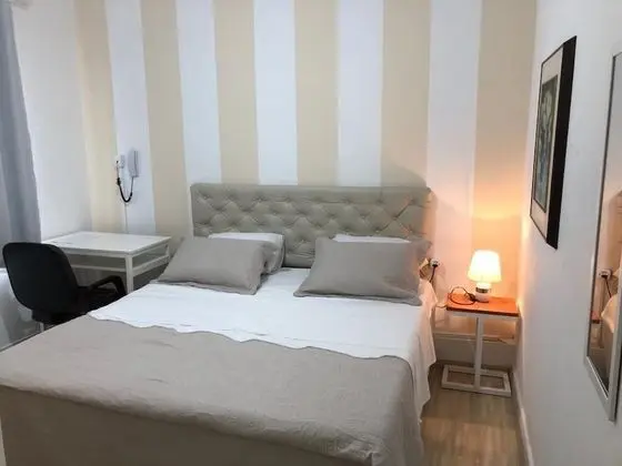 Basic Tek Büyük Yataklı Oda