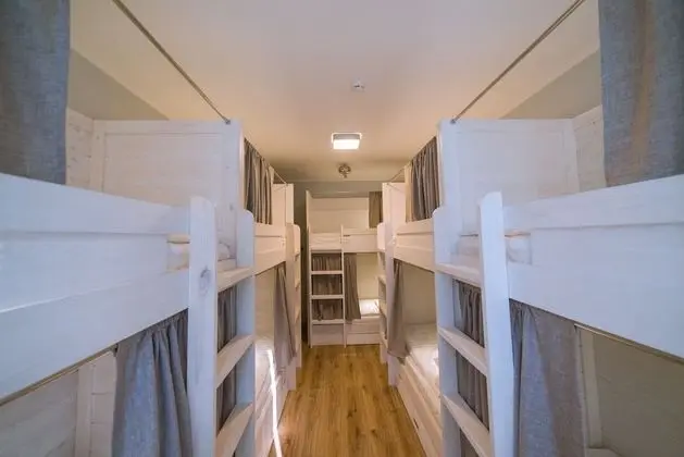 Ortak Ranzalı Oda, Sadece erkekler için (Bed in 10-bed Room)