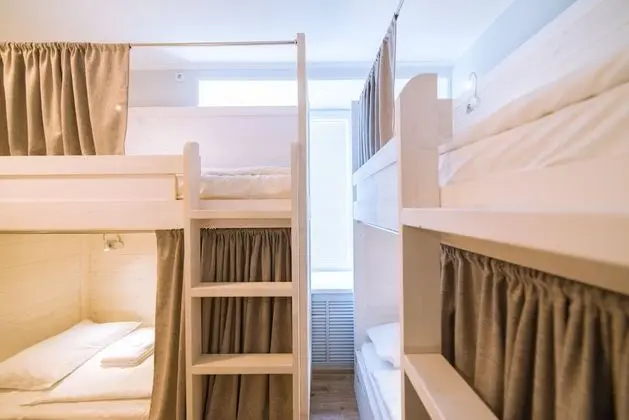 Ortak Ranzalı Oda, Sadece erkekler için (Bed in 10-bed Room)