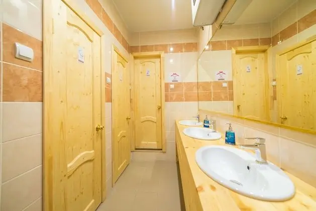 Tek Büyük Yataklı Oda, Ortak Banyo