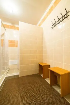 Tek Büyük Yataklı Oda, Ortak Banyo