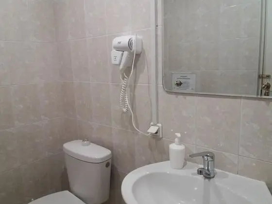 Ortak Ranzalı Oda, Karma Ranzalı Oda (1 Bed in 8 Person Dorm)