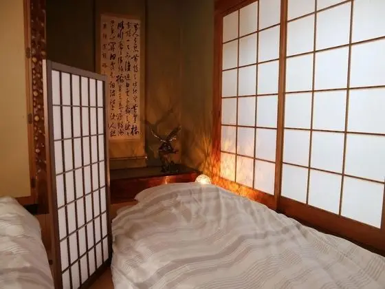 Ortak Ranzalı Oda (Japanese Style, For 6 People)