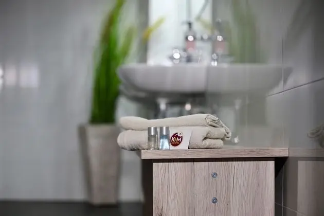 Basic Ortak Ranzalı Oda, Sadece kadınlar için, Ortak Banyo (Nr. 9)