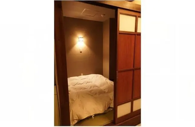 Tek Büyük Yataklı Oda, Ortak Banyo