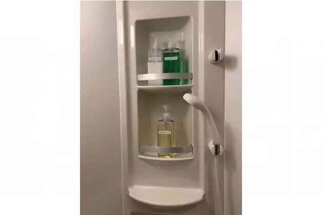 Tek Büyük Yataklı Oda, Ortak Banyo
