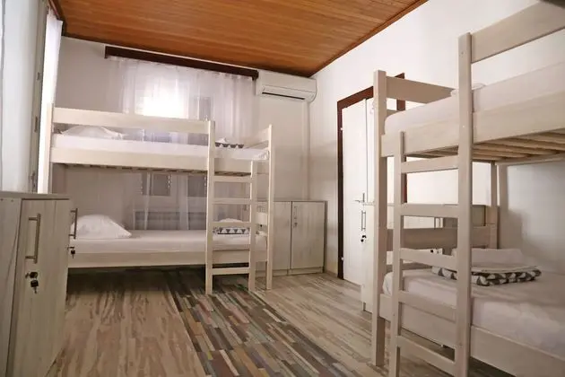 Bed in 8-Bed Mixed Dormitory Room