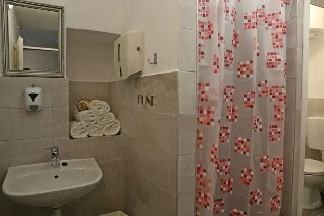 Bed in 8-Bed Mixed Dormitory Room