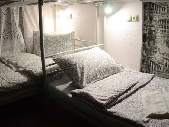 Comfort Dört Kişilik Oda, Ortak Banyo