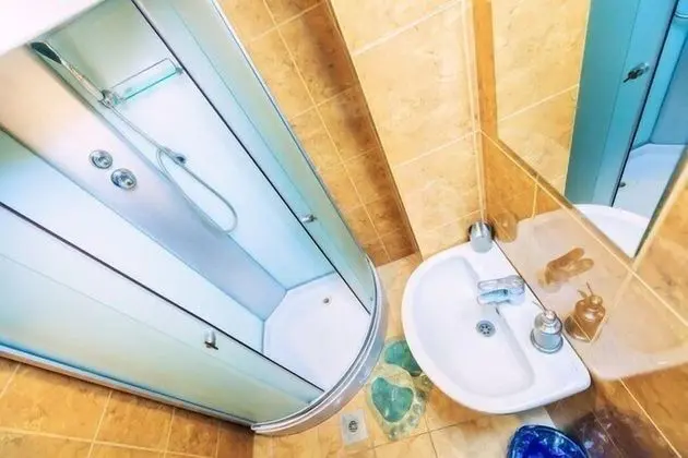 Comfort Tek Büyük veya İki Ayrı Yataklı Oda, Ortak Banyo