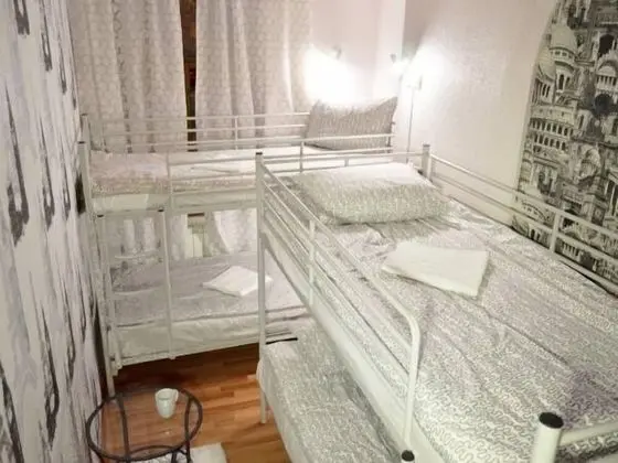 Standard Dört Kişilik Oda, Ortak Banyo