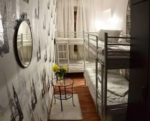 Standard Dört Kişilik Oda, Ortak Banyo