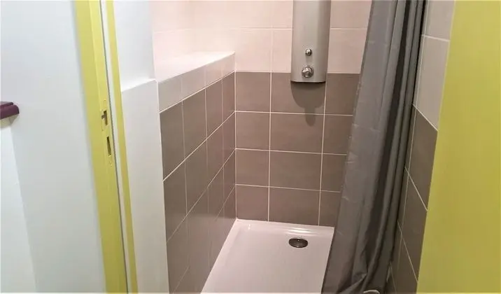 Economy Ortak Ranzalı Oda (Douze)