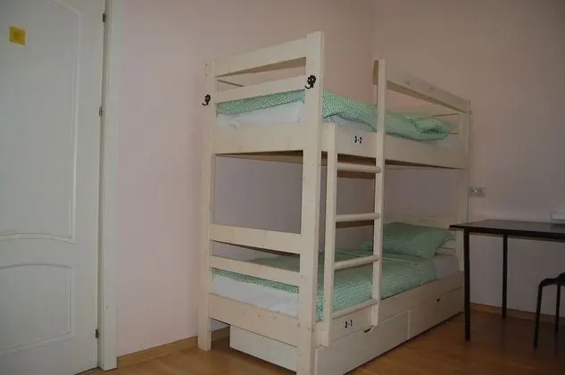 Ortak Ranzalı Oda, Sadece erkekler için (8 guests)