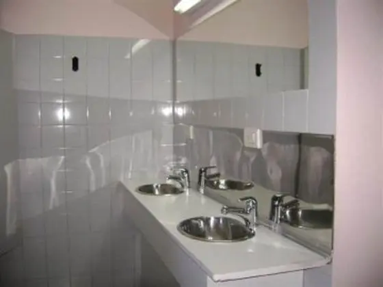 Ortak Ranzalı Oda, Ortak Banyo