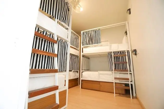 6-Bed Female Superior Dorm