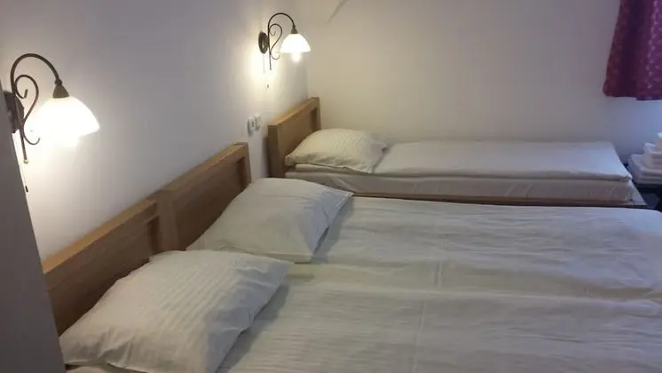 Standard Üç Kişilik Oda, 3 Tek Kişilik Yatak