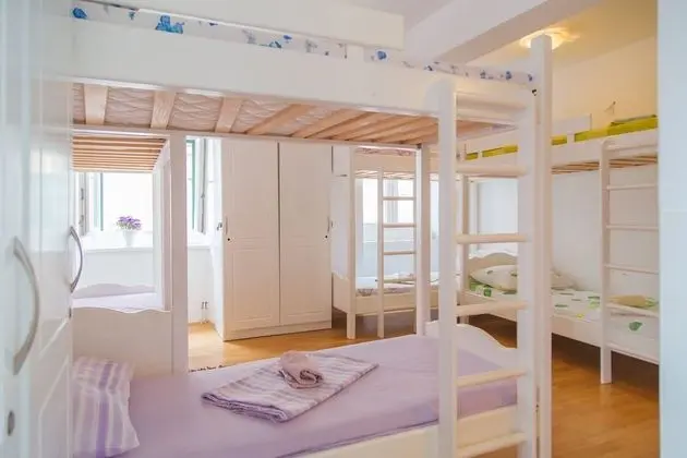 Ortak Ranzalı Oda (4 Bed)