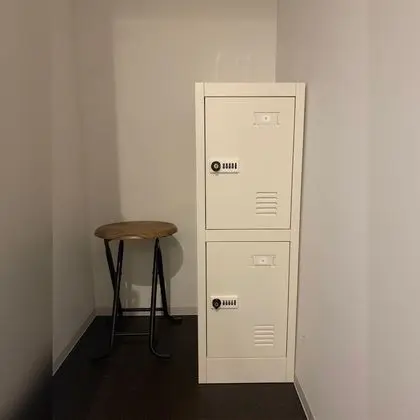 Ortak Ranzalı Oda, Sadece erkekler için, Ortak Banyo