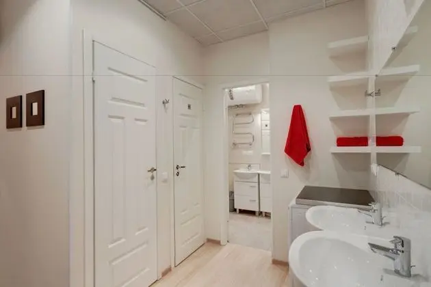 Dört Kişilik Oda, Ortak Banyo