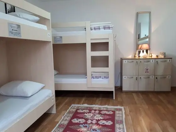 Ortak Ranzalı Oda (Bed in Dormitory)