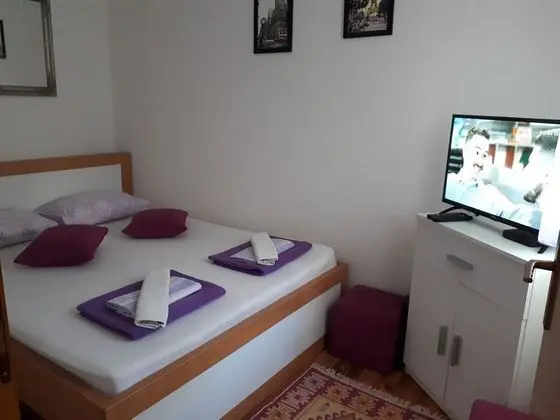 Tek Büyük Yataklı Oda