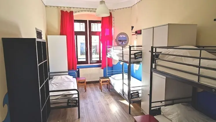 Basic Ortak Ranzalı Oda, Ortak Banyo