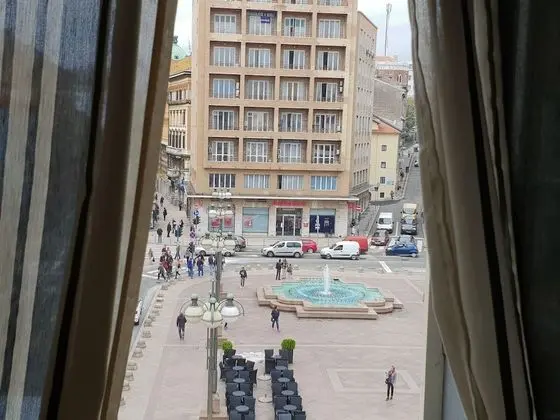 City Tek Büyük Yataklı Oda, Ortak Banyo, Şehir Manzaralı