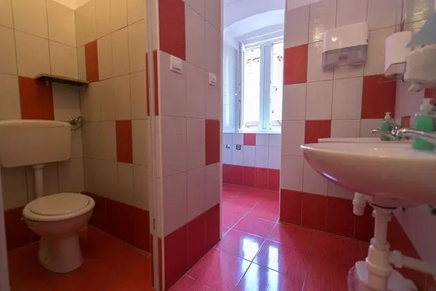 Tek Kişilik Oda, Ortak Banyo