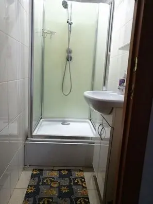 Ortak Ranzalı Oda, Sadece kadınlar için
