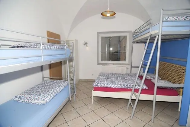 Ortak Ranzalı Oda, Karma Ranzalı Oda (1 Single Bed in 5-Bed)