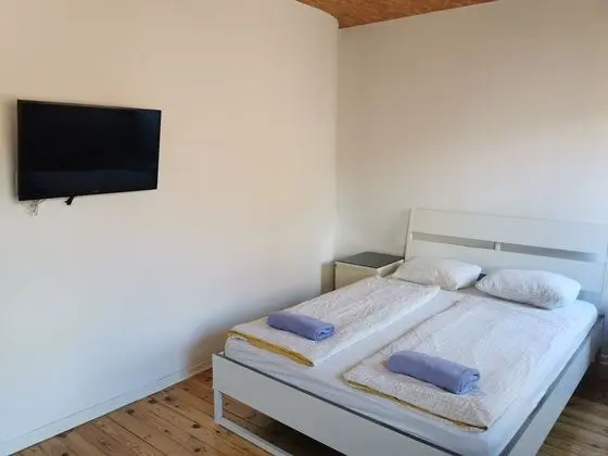 Tek Büyük Yataklı Oda, Ortak Banyo