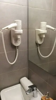 Tek Büyük Yataklı Oda, Ortak Banyo
