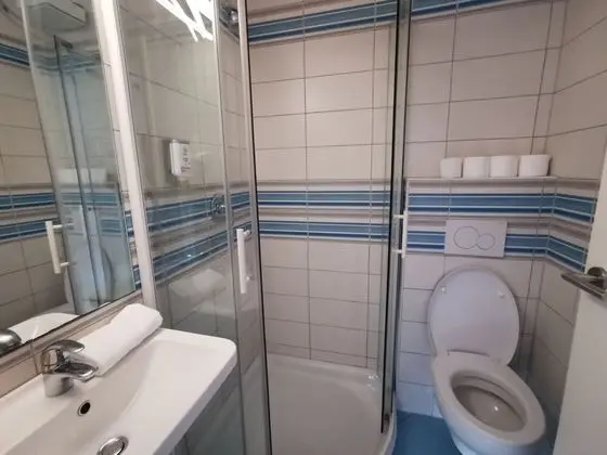 Tek Büyük Yataklı Oda, Özel Banyo