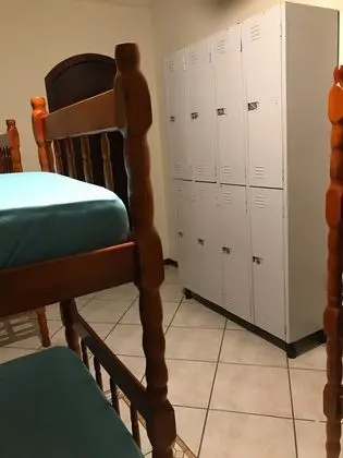 Ortak Ranzalı Oda, Sadece erkekler için (8 Camas)