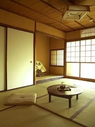 Superior İki Ayrı Yataklı Oda, Ortak Banyo (Japanese Style)