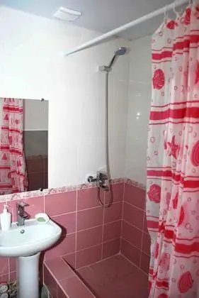 Basic Dört Kişilik Oda, Sadece erkekler için