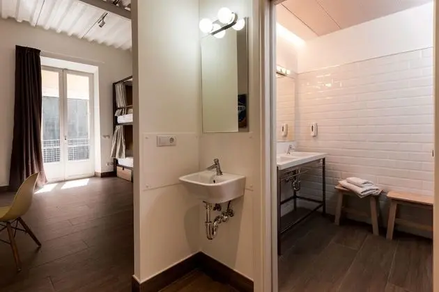 Comfort Ortak Ranzalı Oda, Sadece kadınlar için, Banyolu/Duşlu (6 beds)