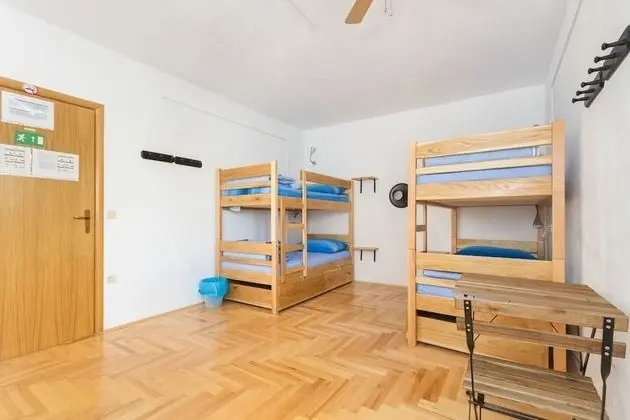 Ortak Ranzalı Oda, Karma Ranzalı Oda, Ortak Banyo, Bahçe Manzaralı