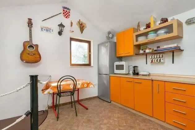 Ortak Ranzalı Oda, Karma Ranzalı Oda, Ortak Banyo, Bahçe Manzaralı