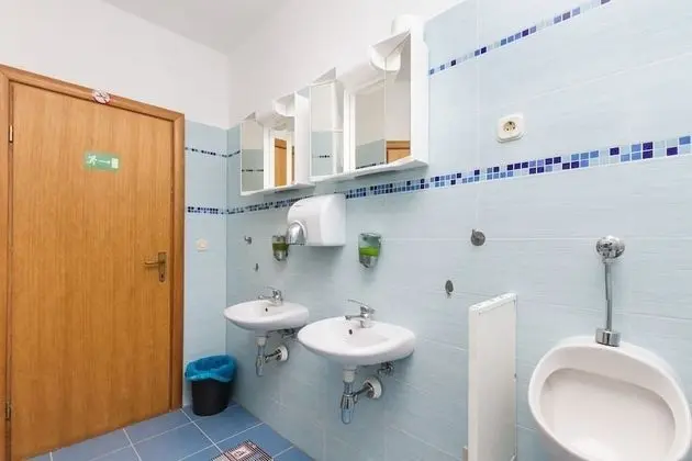 Tek Büyük Yataklı Oda, 1 Büyük (Queen) Boy Yatak, Ortak Banyo, Bahçe Manzaralı