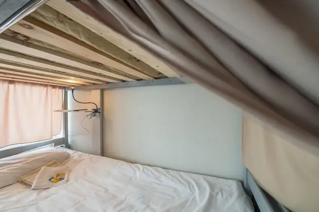 Ortak Ranzalı Oda, Karma Ranzalı Oda (Bed in 4-Beds Mixed Dormitory)